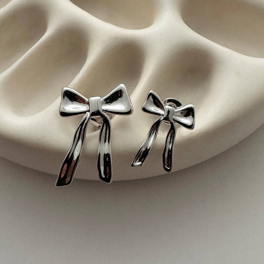 Mini Yasmine Bow Studs- Silver
