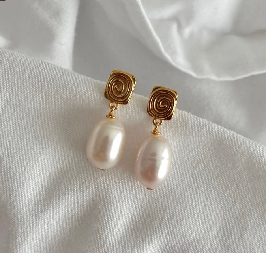 Saada Earrings- Gold
